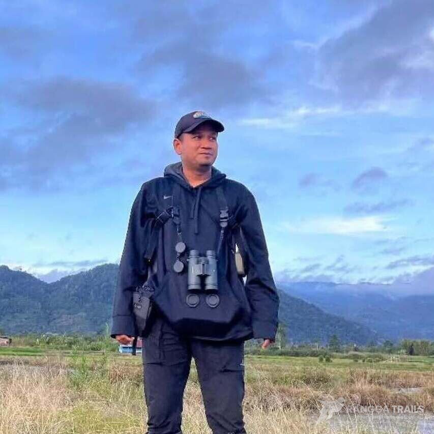 Allin-Sawuwu-Bird-Guide Tahir Driver in North Sulawesi