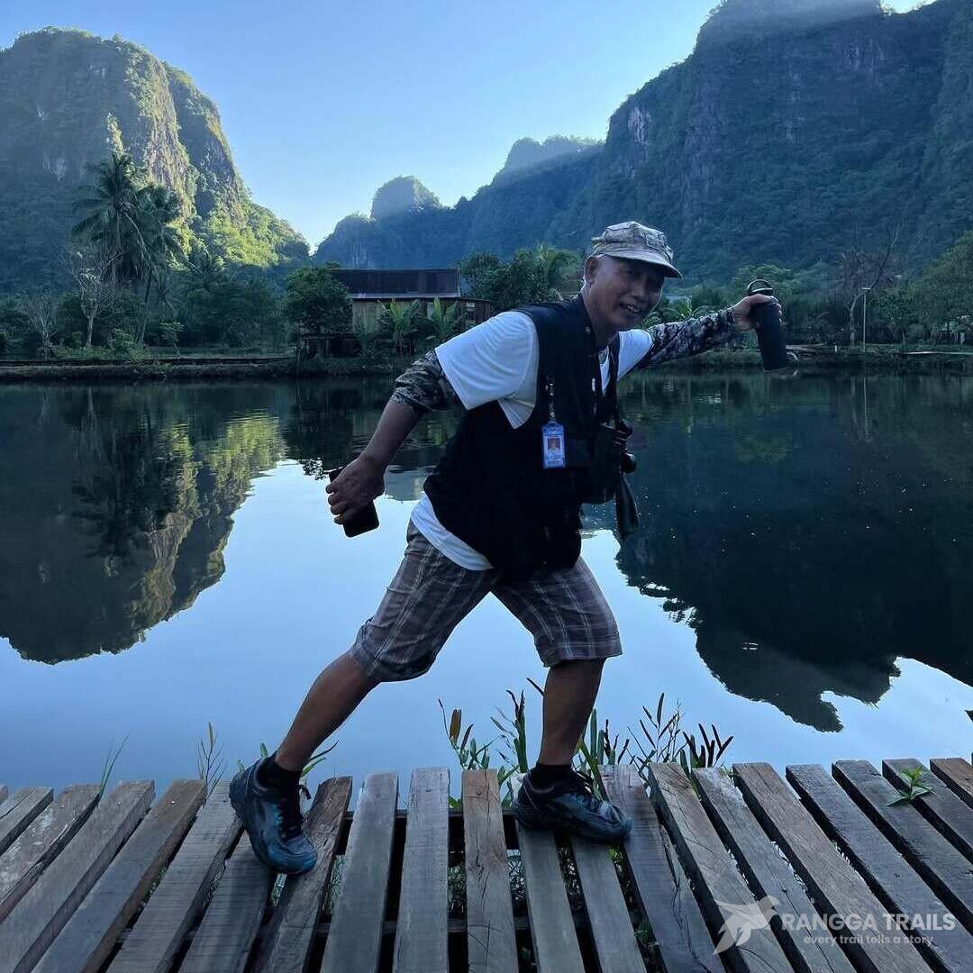 Eddi Sunardi Tour Guide in Sulawesi Eddi Sunardi Tour Guide in Sulawesi